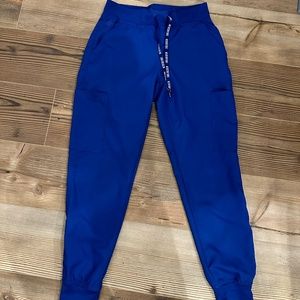 Med Couture XS galaxy blue jogger scrubs